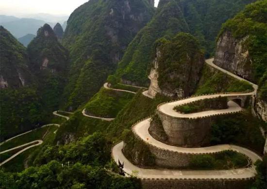 中国最值得行走的4条最美公路